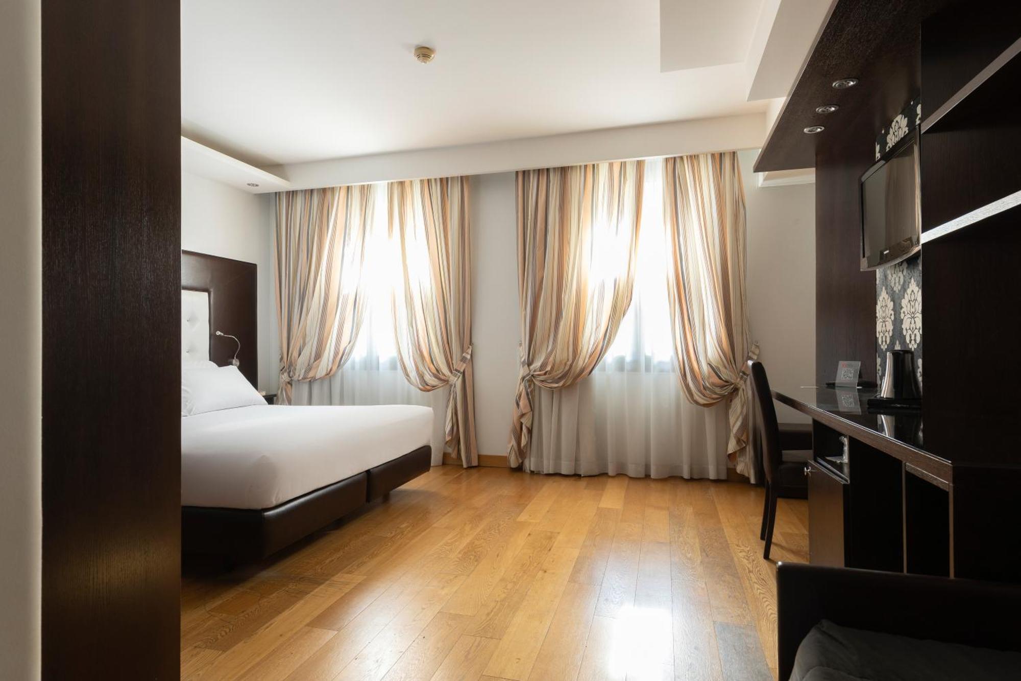 Hotel Royal Caserta Ngoại thất bức ảnh